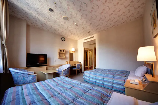 Bilik Kembar Menghadap Gunung