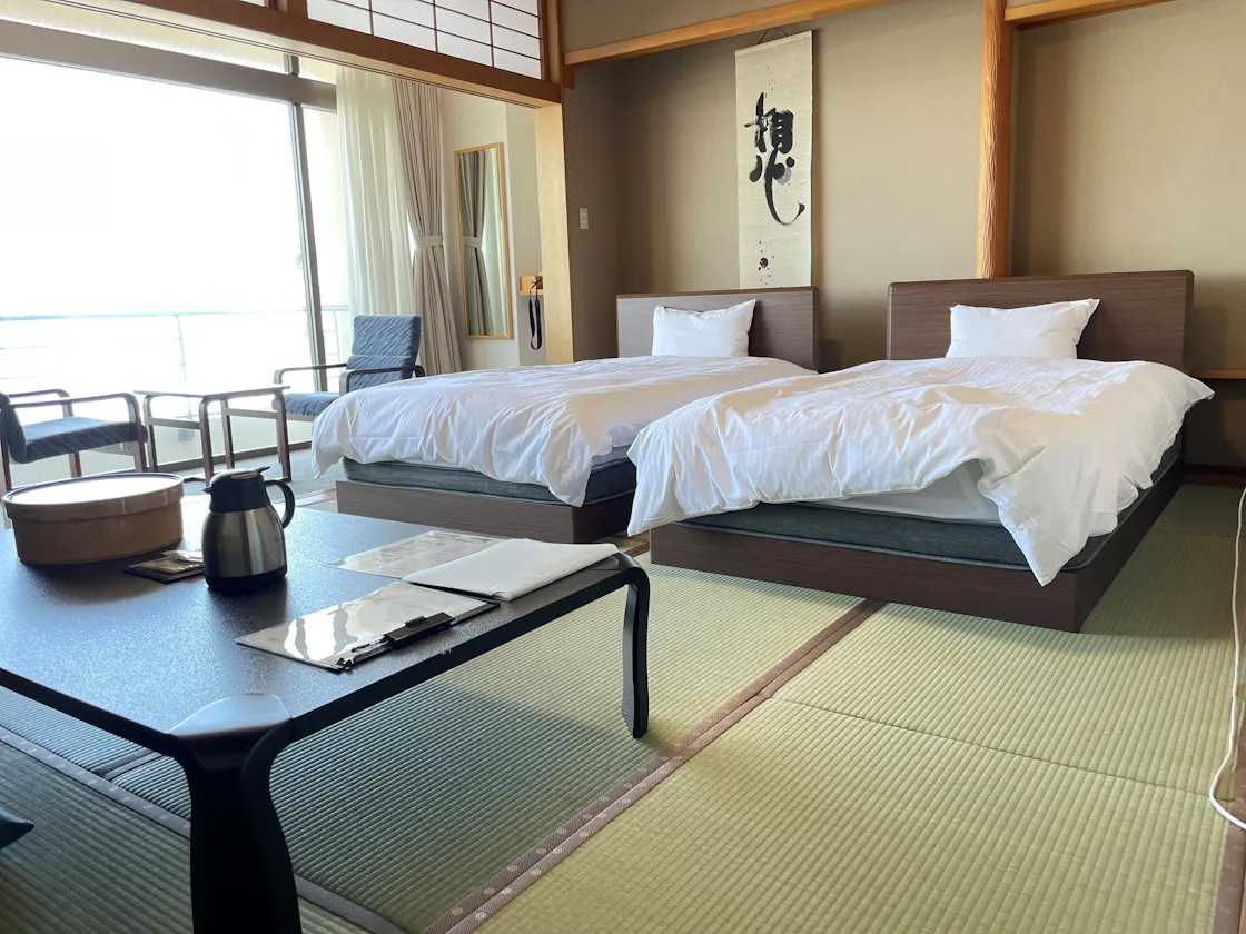 海は見えますが少し山寄りのお部屋です