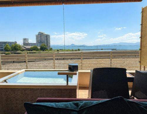 客室露天風呂からの琵琶湖の景色