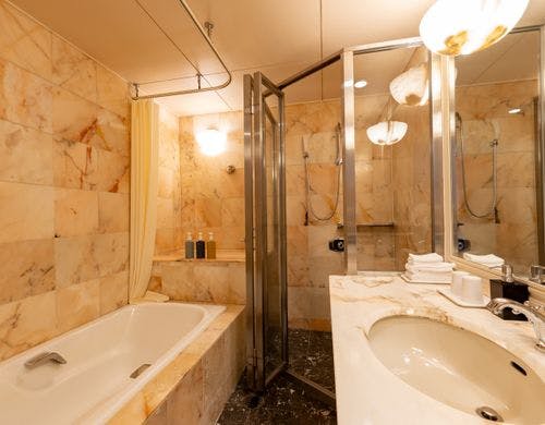 デラックスダブルルーム浴室