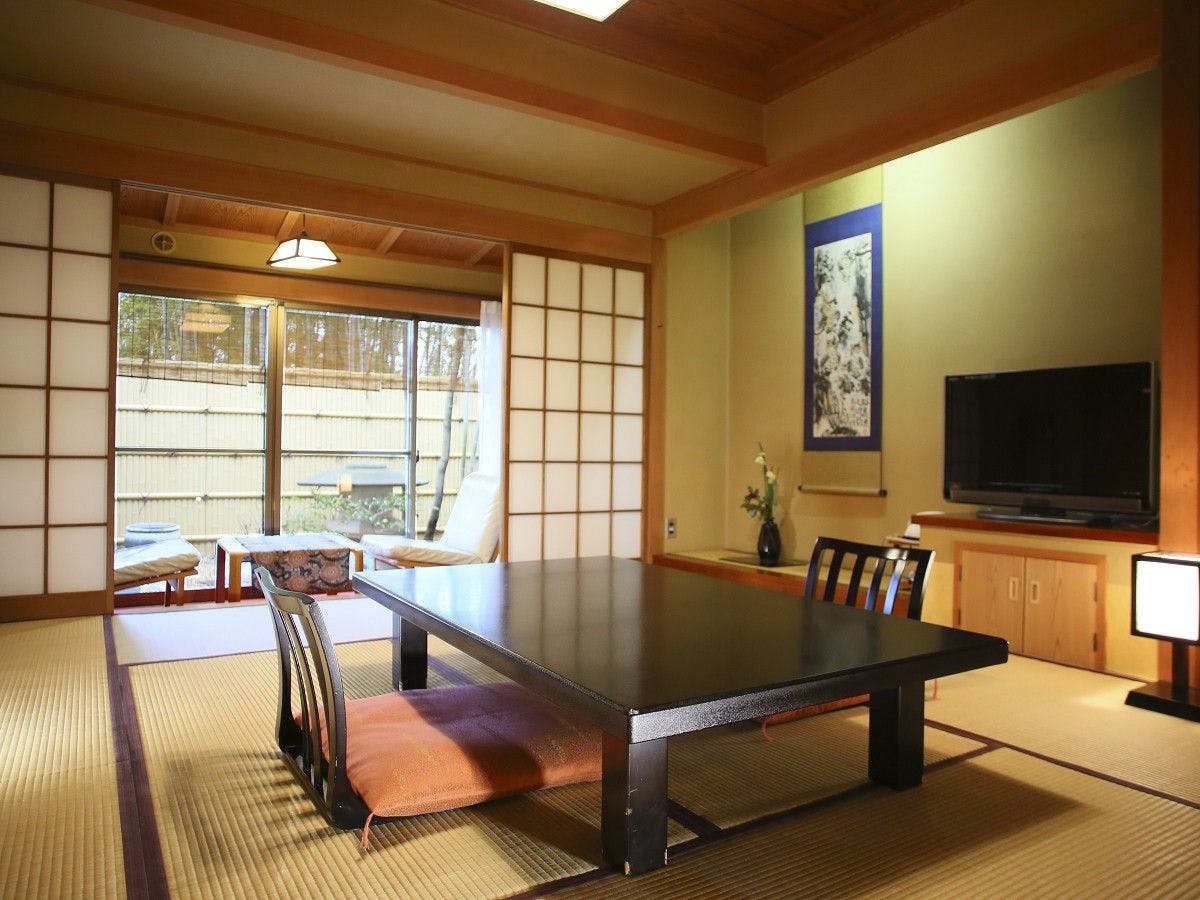 【和室10畳+坪庭】