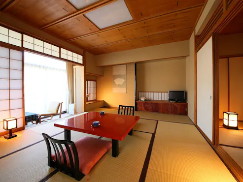 【ห้องสไตล์ญี่ปุ่น】10 เสื่อทาทามิ + ห้องถัดไป / พร้อมอ่างอาบน้ำ น้ำพุร้อนในร่ม / ชั้น 3