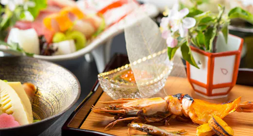 <早期割引28 2食付>2000円割引!四季折々の風景と自然の恵みを生かした和食会席