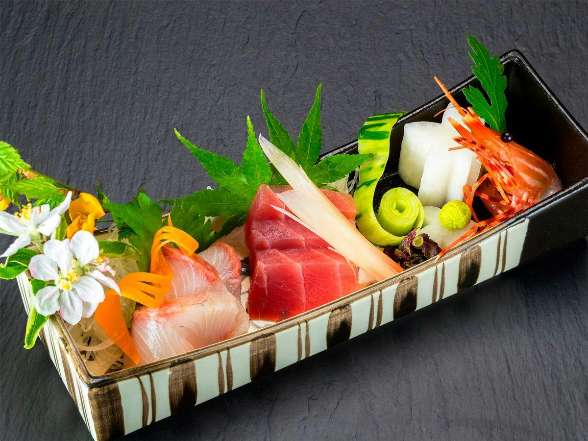 ＜早期割引14　2食付＞1500円引！四季折々の風景と自然の恵みを生かした和食会席