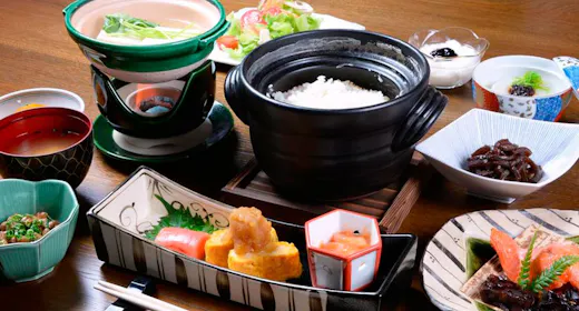 【朝食付】上州コシヒカリの和朝食付き!四季の庭と武尊の山々を望む客室露天を満喫