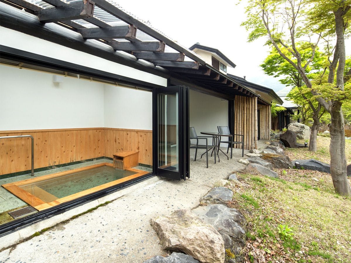 川場温泉　清流の里　錦綉山荘