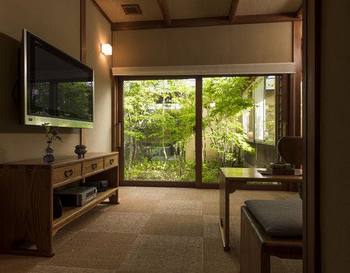 【客室／リビング】