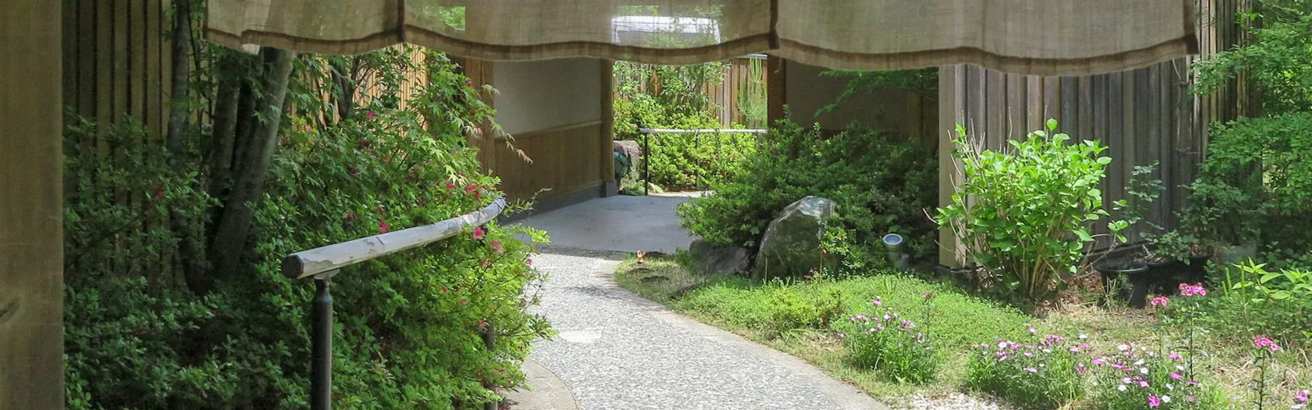 渚亭たろう庵