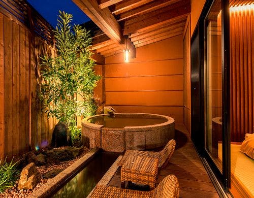 藪椿（やぶつばき）