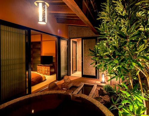 藪椿（やぶつばき）