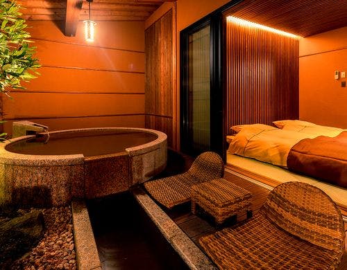 藪椿（やぶつばき）