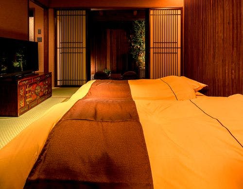 藪椿（やぶつばき）