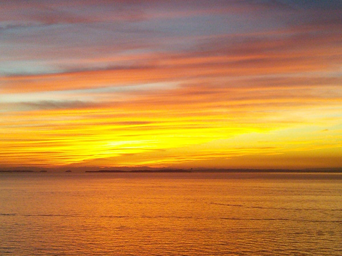 ทั้งพระอาทิตย์ขึ้นและพระอาทิตย์ตก