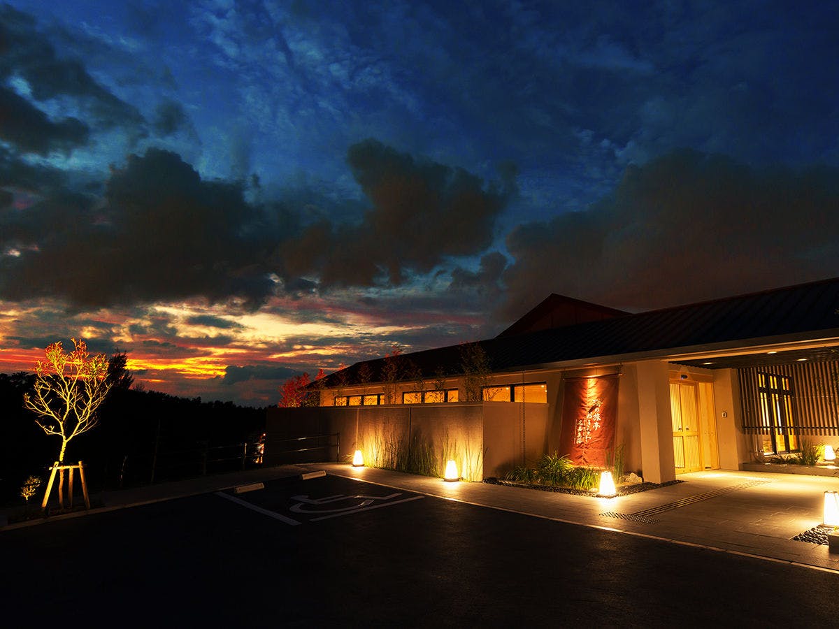 【外観】海を感じる、オールスイート旅館。