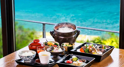【早割90・朝食付】心ほどける沖縄の島時間、目覚めの海景と味わう彩り豊かな和朝食(M)/大浴場付