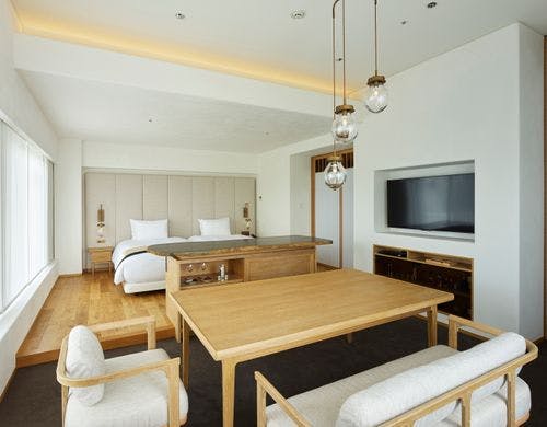 ジュニアスイートセレスティン八坂　約61平米