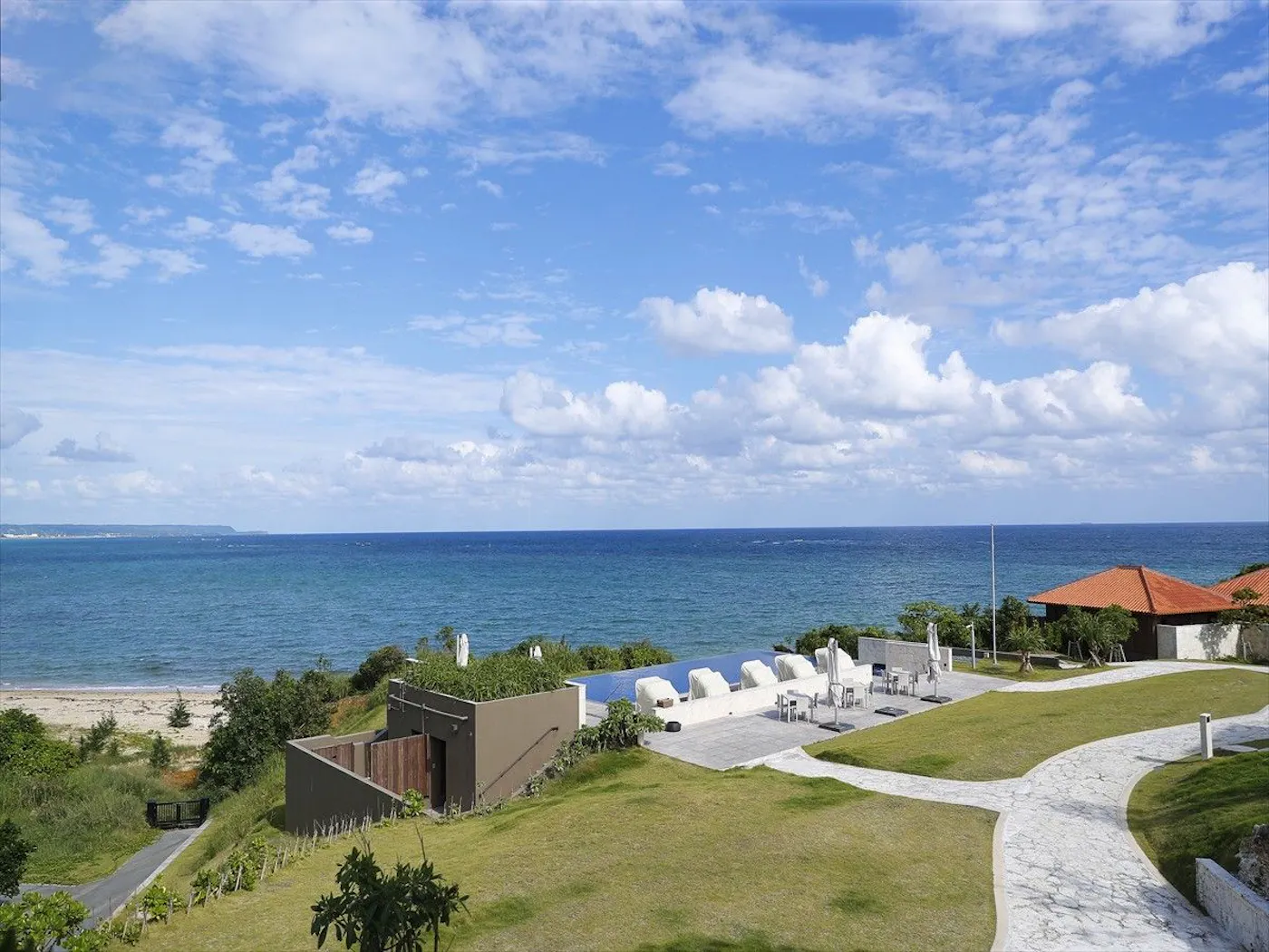 THE HIRAMATSU 宜野座:海を望む敷地