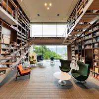 箱根本箱・ブックラウンジ