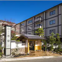 Eksterior (siang hari)