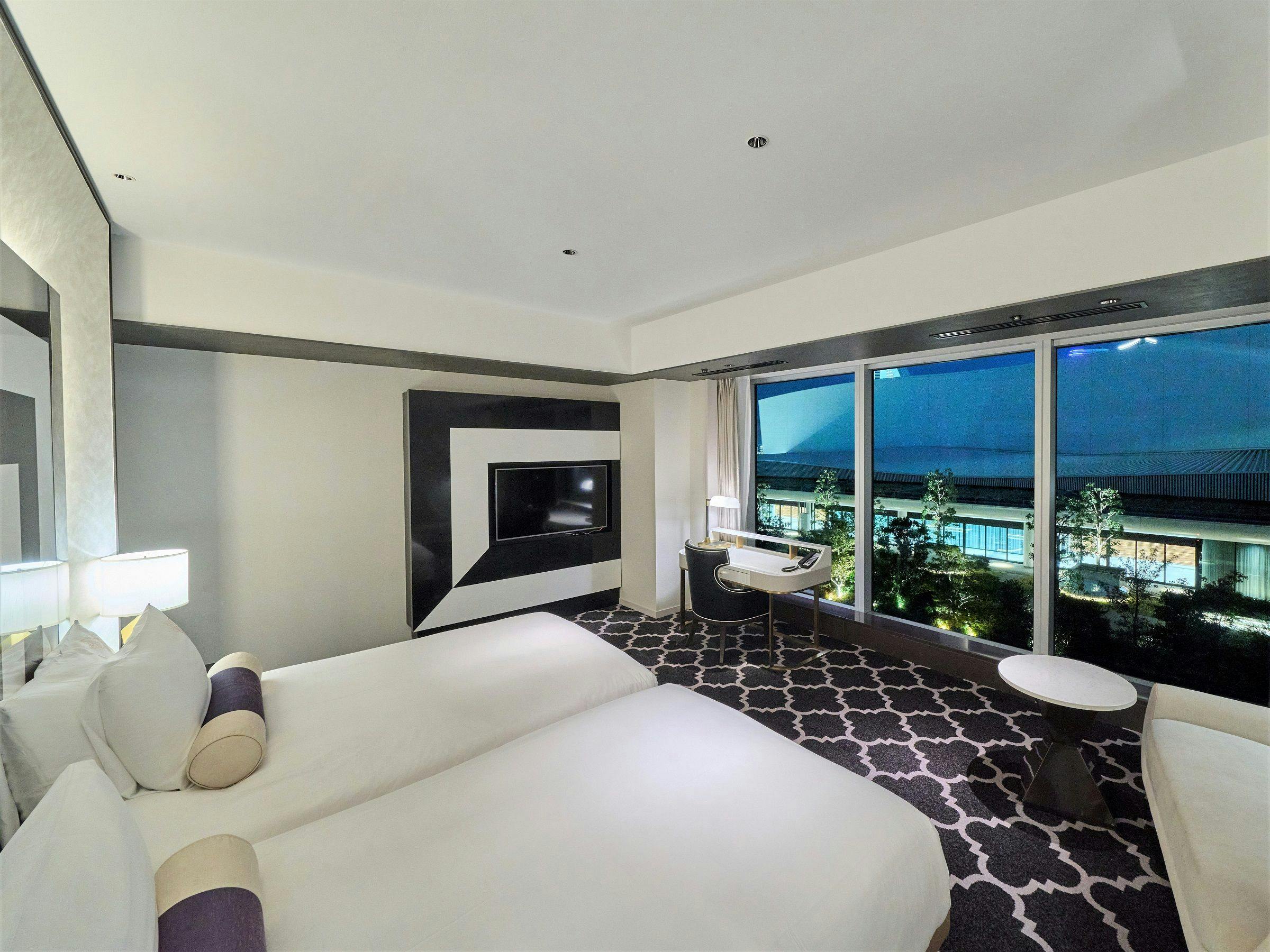 The Kahala Grand Twin (Night)