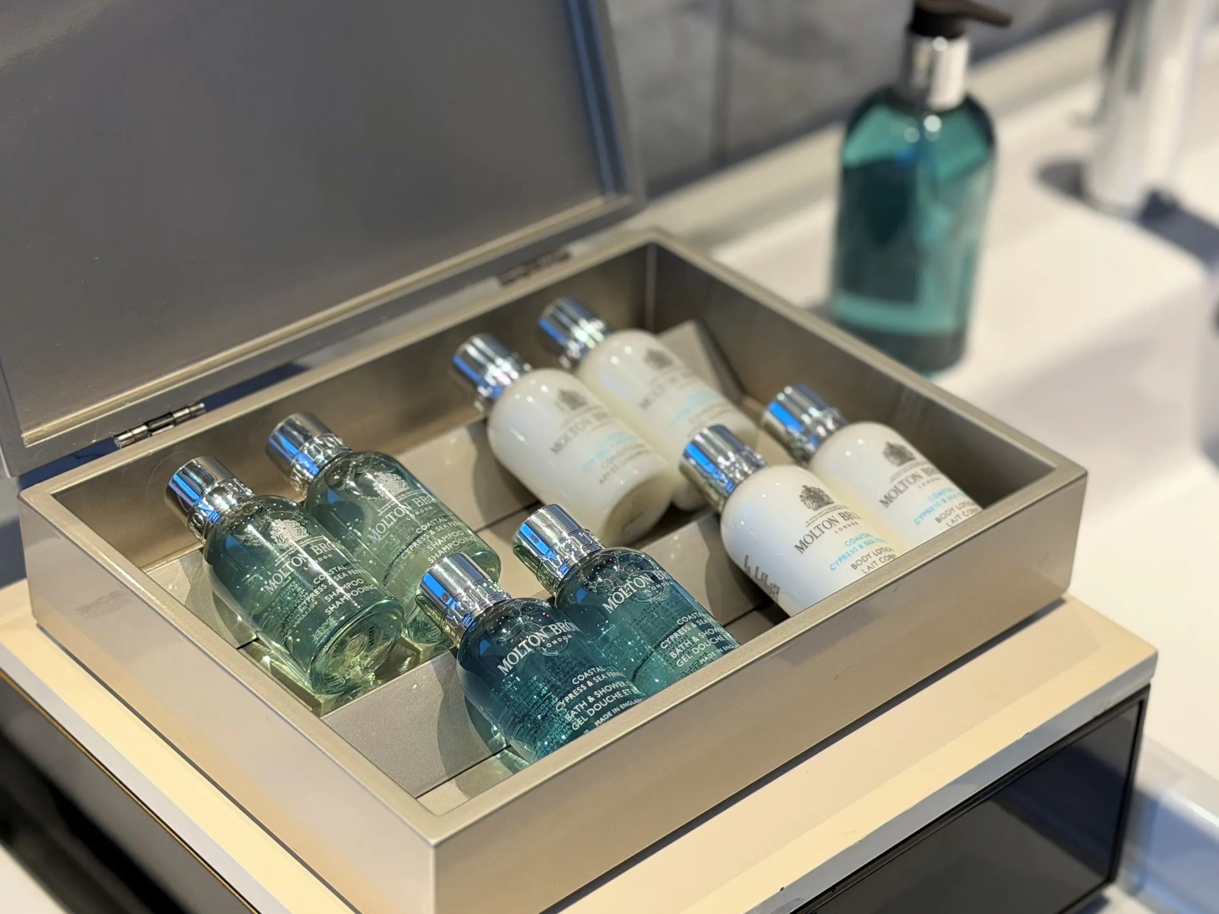 Suite-Exclusive Amenities: MOLTON BROWN