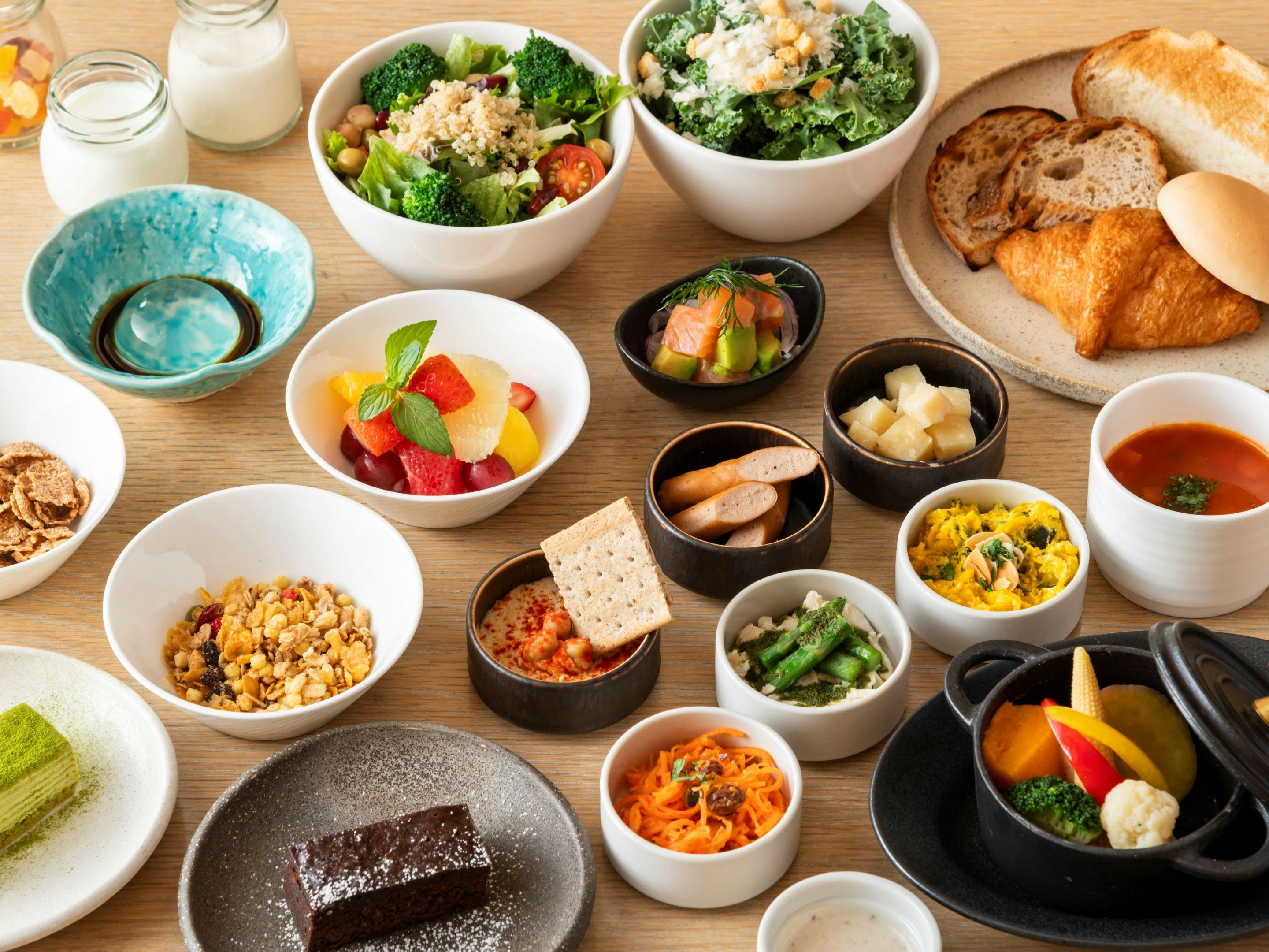 เข้าพักสูงสุด 22 ชั่วโมง เช็คเอาท์ล่าช้าเวลา 13:00 น. <รวมอาหารเช้า>