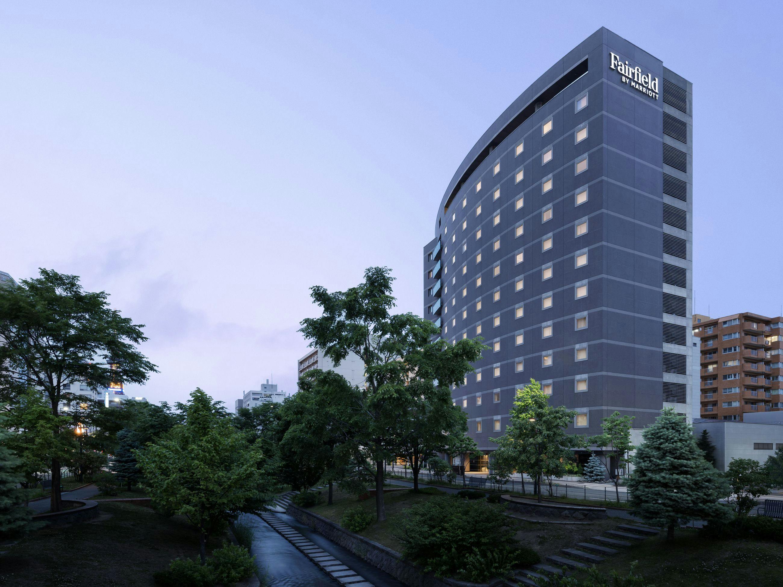 【ภายนอก】โรงแรมยามเย็นในฤดูร้อน