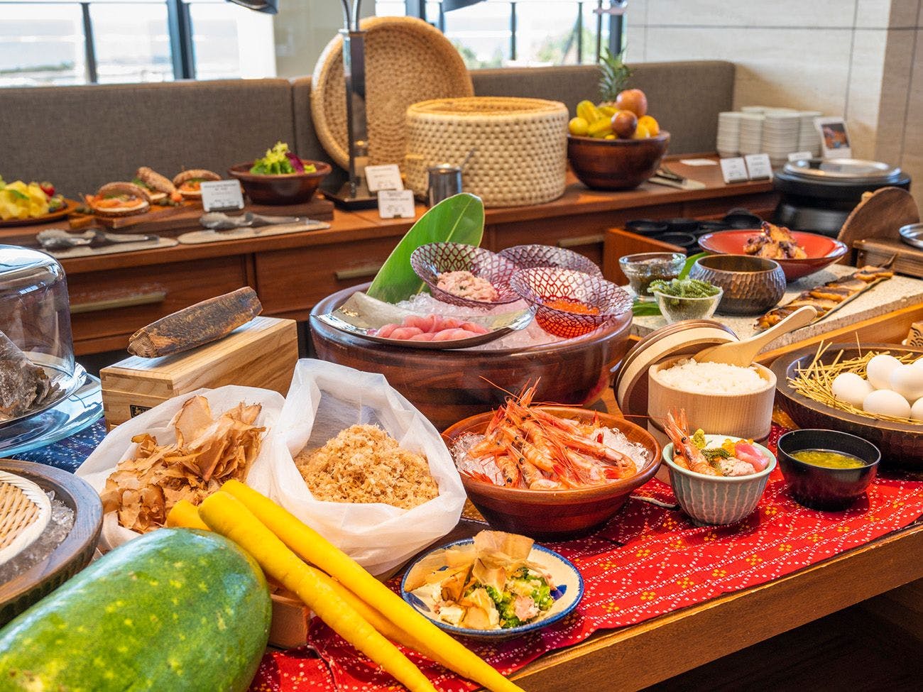 Bufet menggunakan bahan tempatan Okinawa
