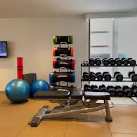 *ภายในอาคาร / สำหรับการฝึกซ้อมและออกกำลังกาย.