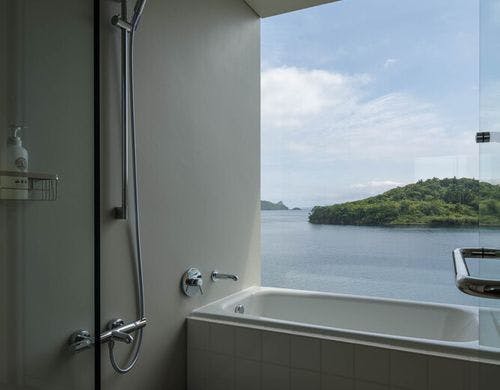 客室のバスルーム