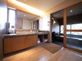 由布院別邸　樹 3枚目