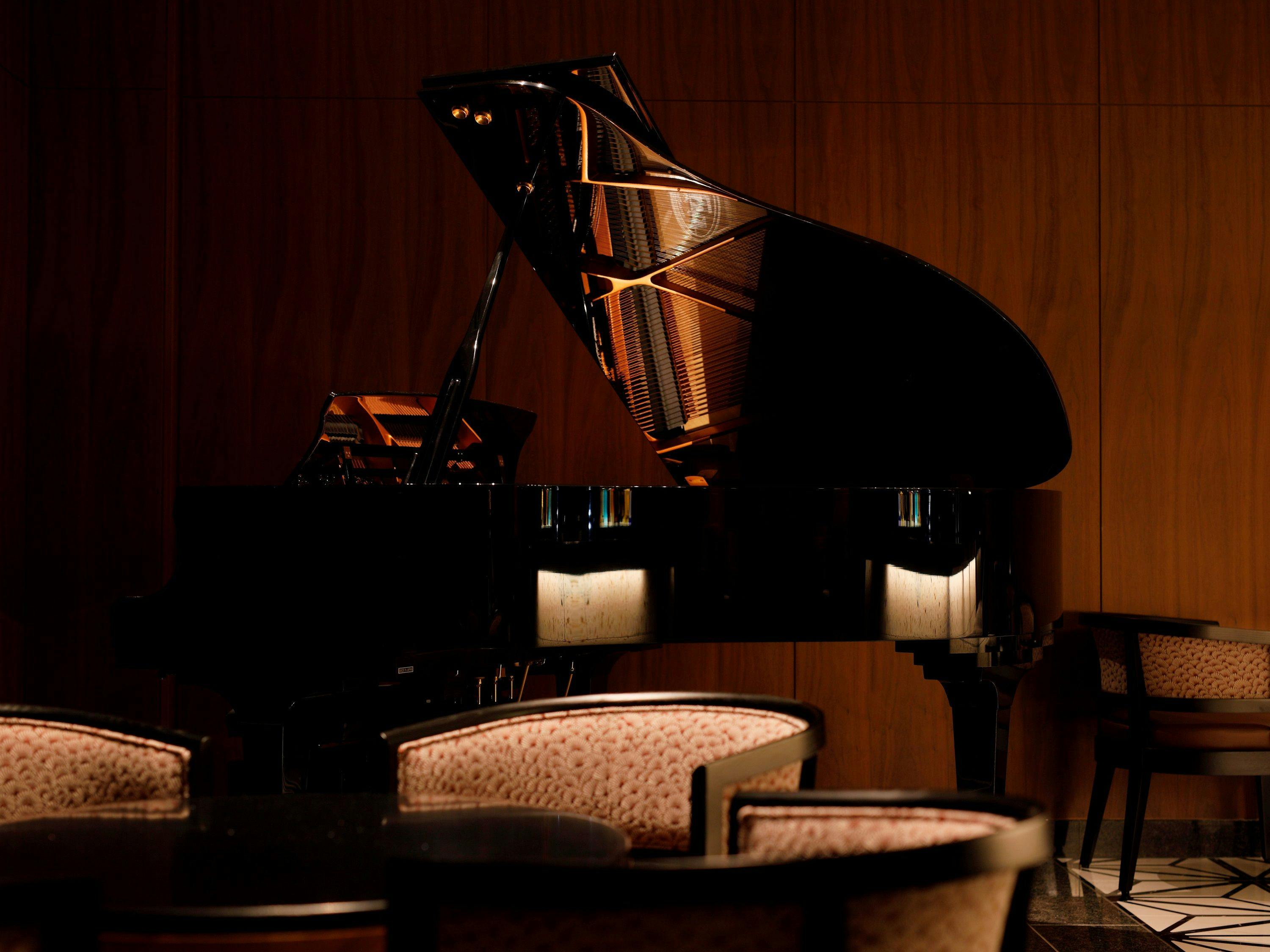 鋼琴與小提琴現場演奏