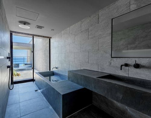 客室バスルーム　テラスからも出入り可能