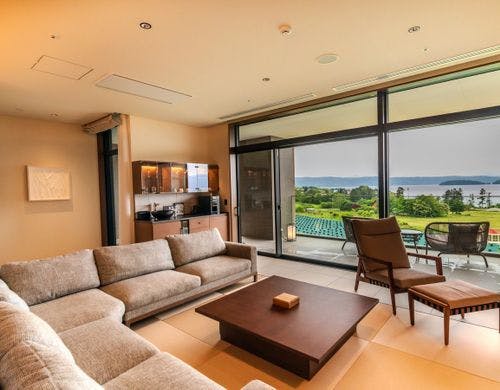 【湖側】温泉露天風呂付スイート｜東館