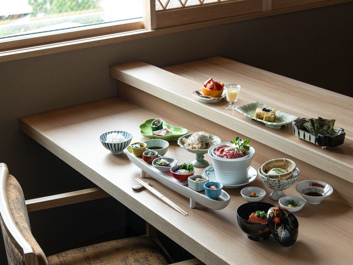 有馬温泉　四季の彩　旅篭　客前料理と全室金泉露天付の湯籠り宿
