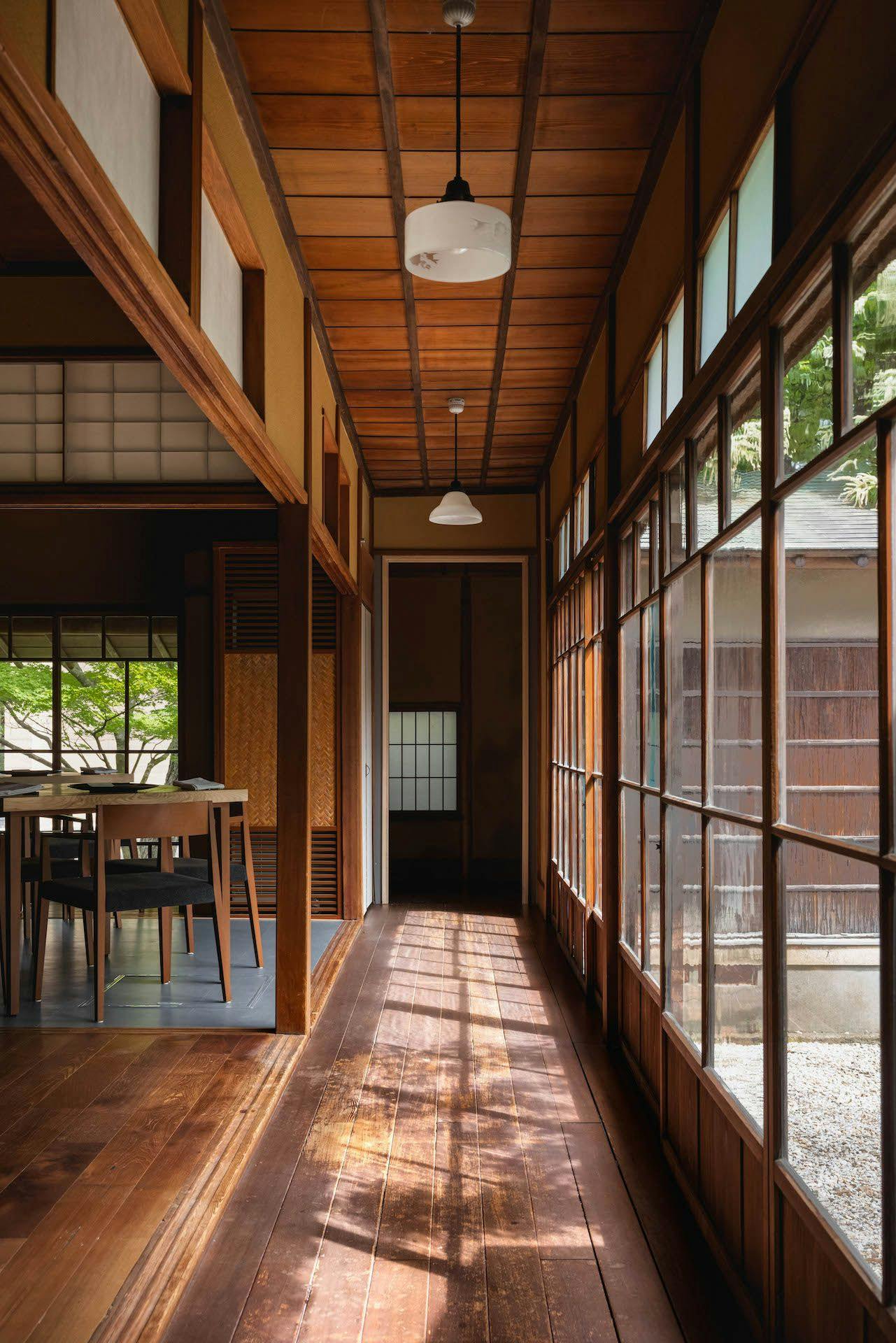 12750408.jpg?auto=compress,