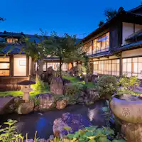 อาคารเสริม Izutsuro - ลานกลาง