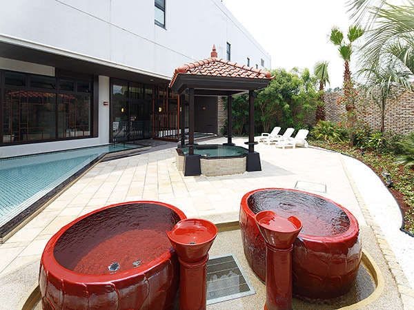 露天エリアの壷風呂。