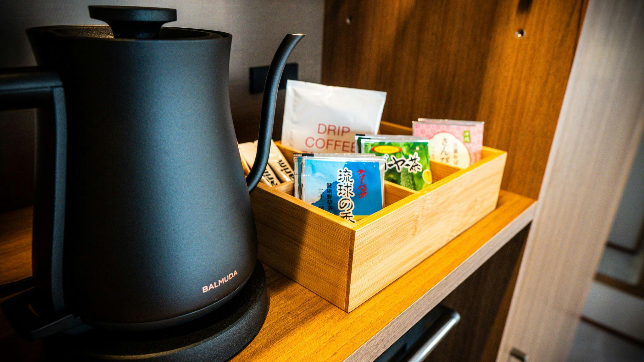 バルミューダ製ケトル、お茶パック