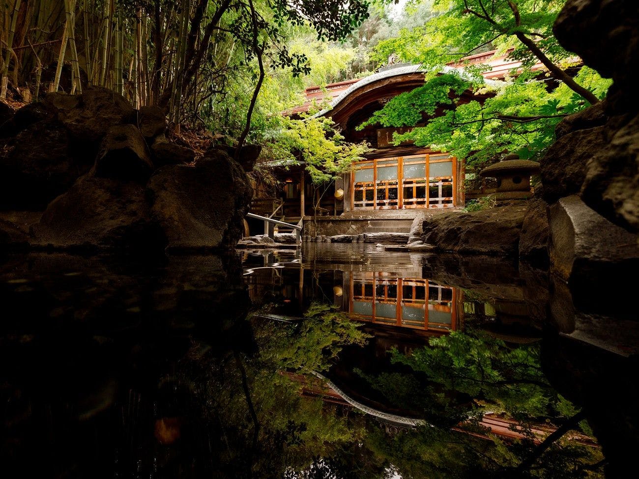 登録有形文化財「桃山風呂」野天風呂