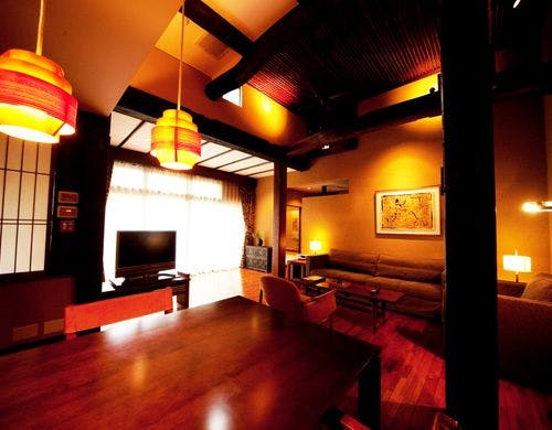 袍のリビングルーム