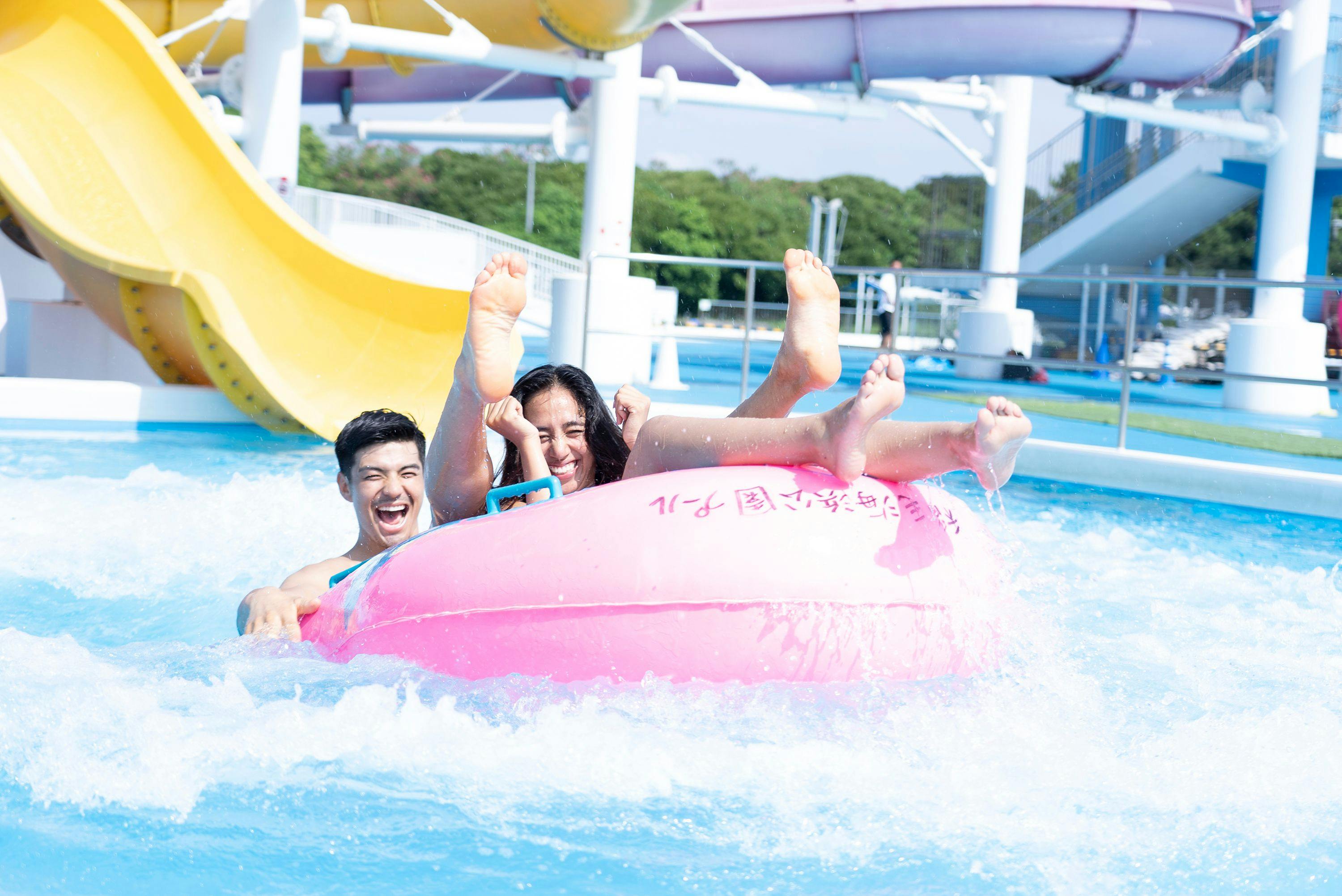 Kolam Renang Taman Pantai Inage dapat dicapai dengan mobil sekitar 15 menit dari Hotel.