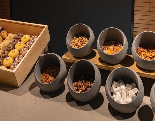 時間帯により、メニューが並びます。