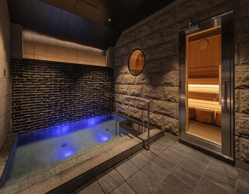 水風呂の温度は約18度に設定されています。