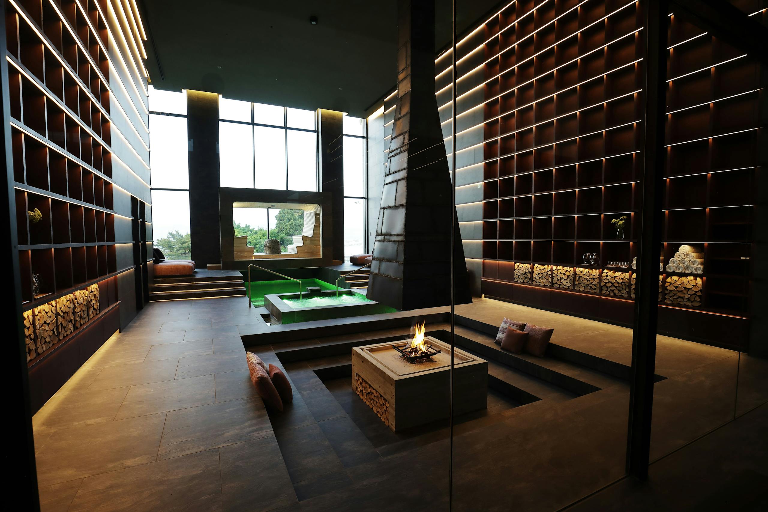 HOTEL 白林 HAKODATE