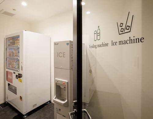 18Fに自動販売機・製氷機を完備
