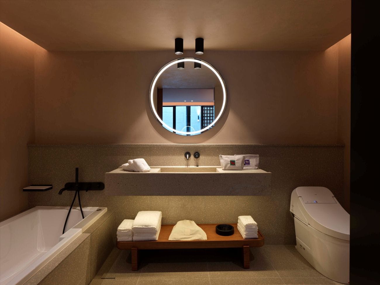 Casa CABaN HAYAMA