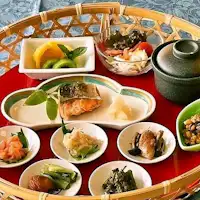 新煮好的越光米早餐。