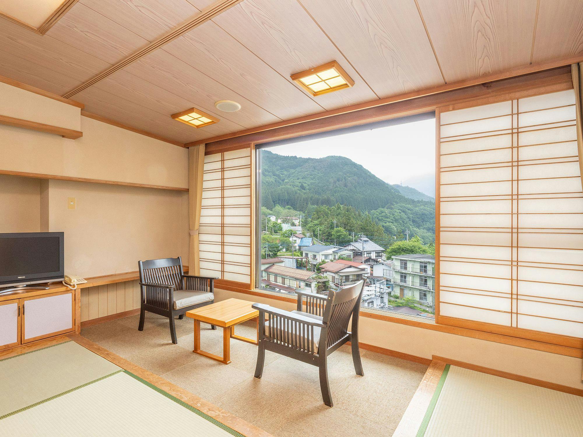 【谷川連峰側】和室