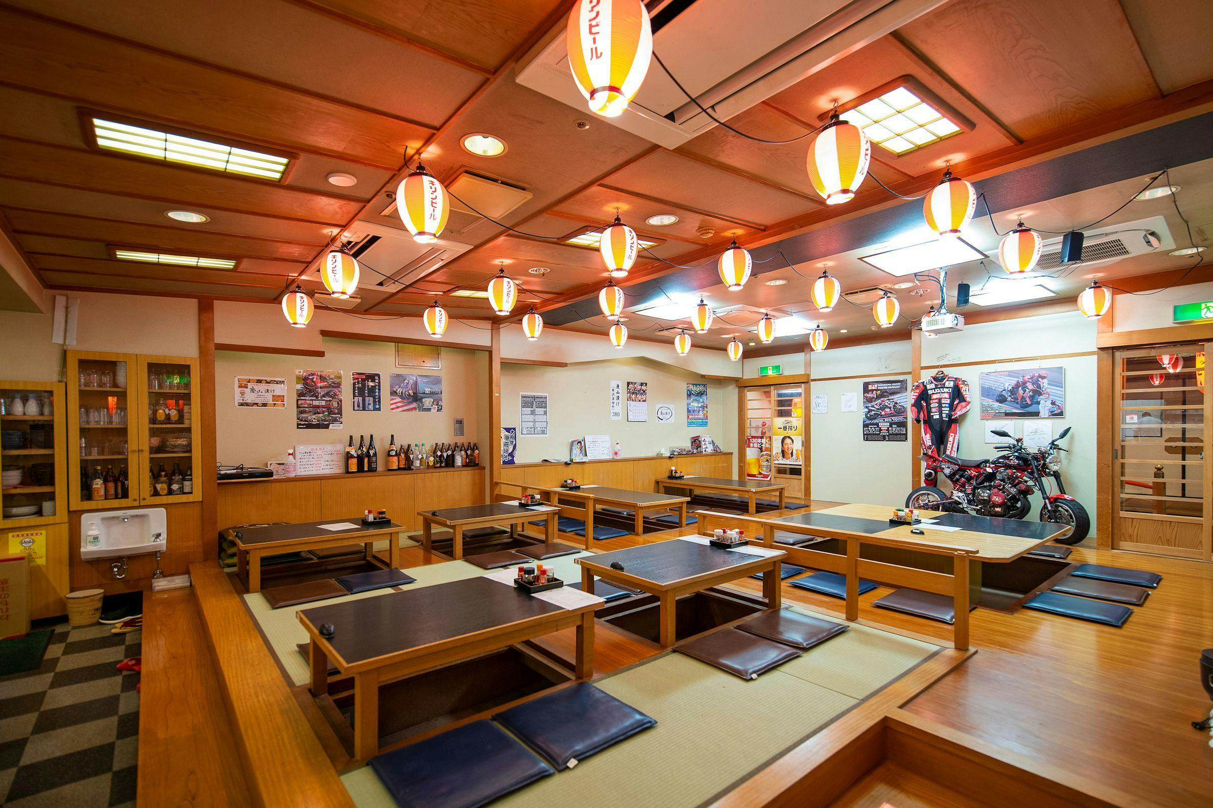 酒処「三角屋」